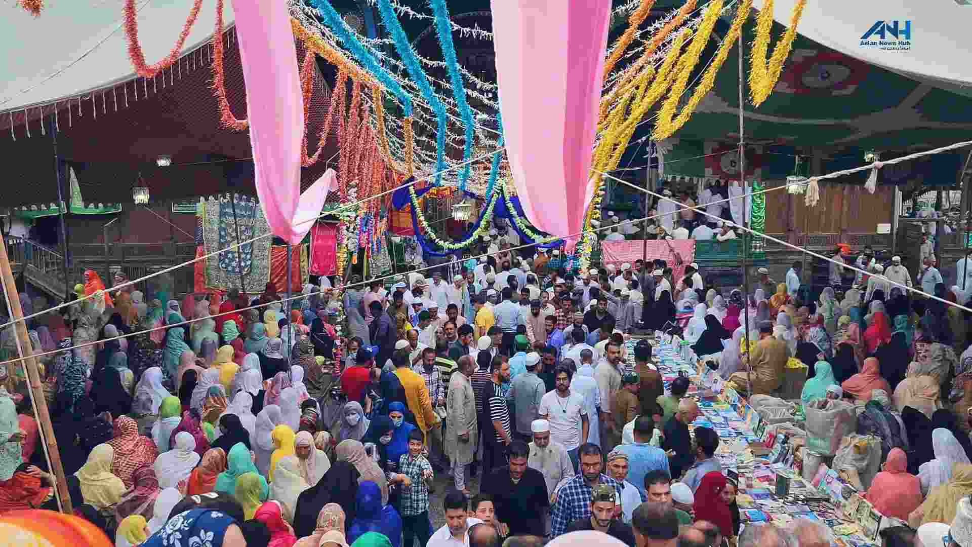 Thousands throng Khanqah on Urs of Hazat Mir Syed Ali Hamdani (RA)