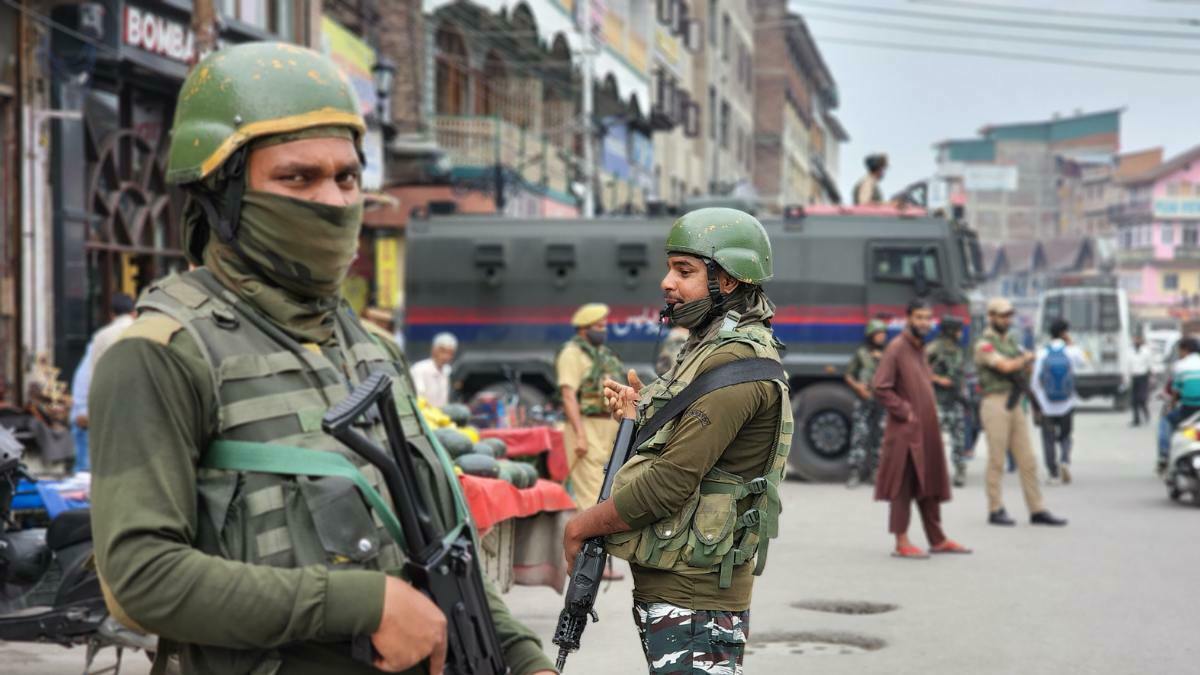 CRPF jawan injured in Eidgha grenade attack