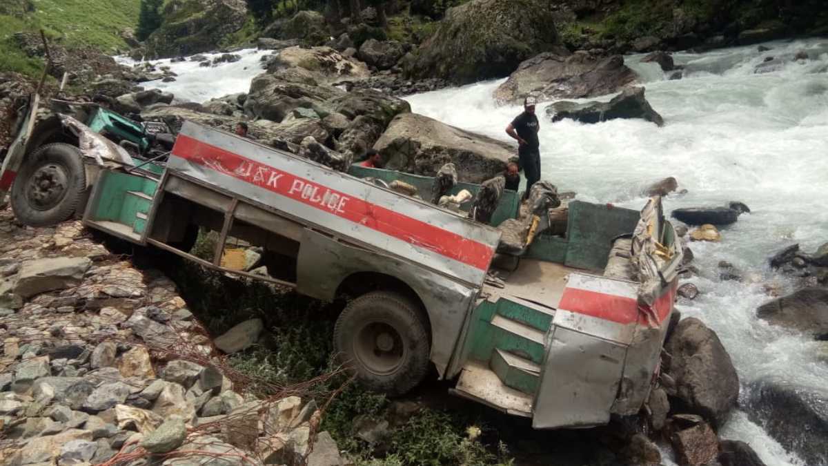 7 ITBP jawans killed after bus falls into river in Pahalgam 7 ITBP jawans killed after bus falls into river in Pahalgam