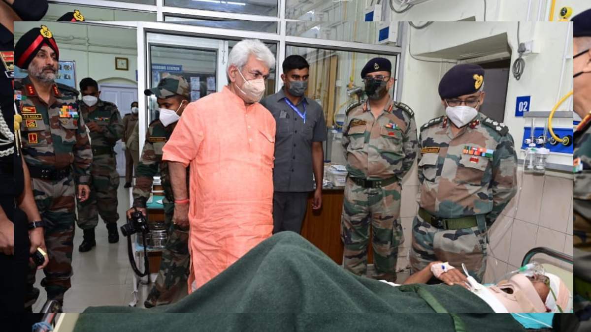 LG visits 92 BH to enquire about health of ITBP personnel injured in Pahalgam tragic road accident