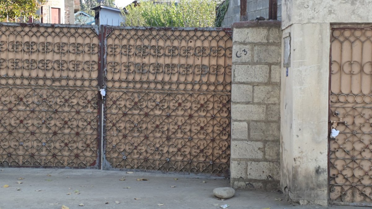 Authorities seal Liquor shop near Govt School in Sonwar, Srinagar Authorities seal Liquor shop near Govt School in Sonwar, Srinagar
