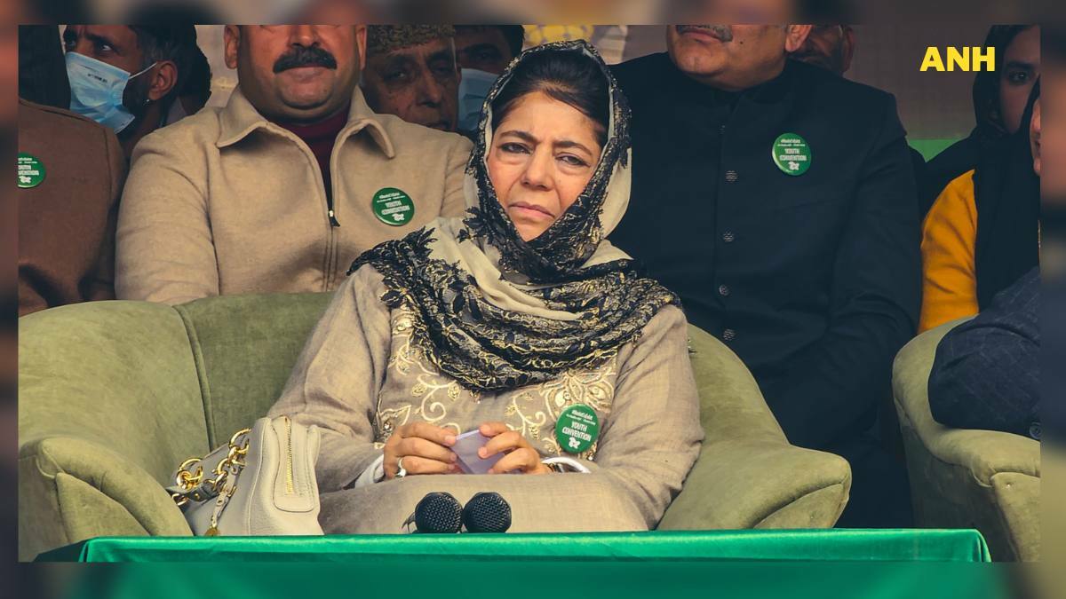 Mehbooba vacates Gupkar residence, shifts to private house at Khimber