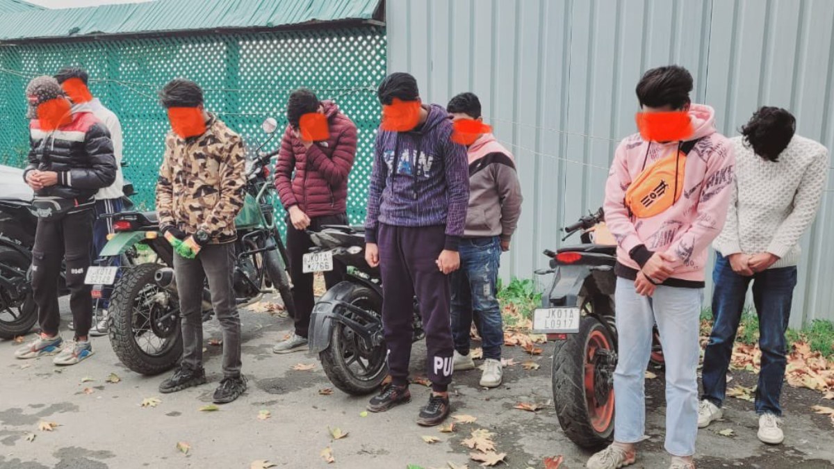 Sgr police detain 8 boys for performing stunts, hands over to families after counseling Sgr police detain 8 boys for performing stunts, hands over to families after counseling