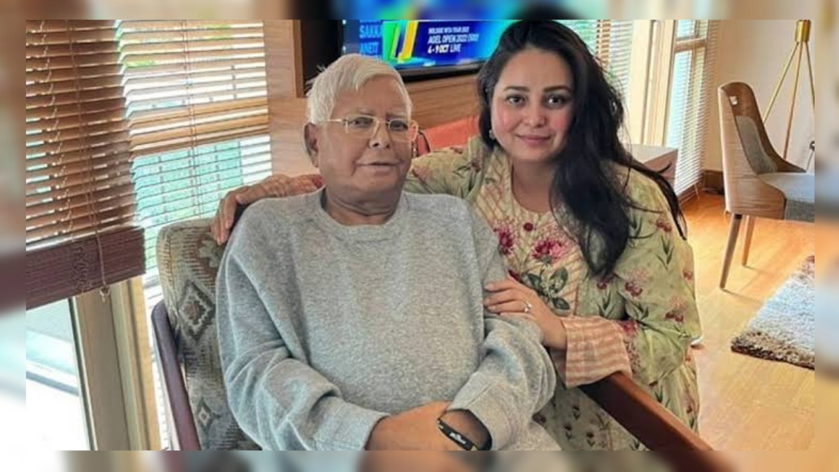 Lalu Yadav's daughter Roshni to donate kidney to ailing father Lalu Yadav’s daughter Roshni to donate kidney to ailing father