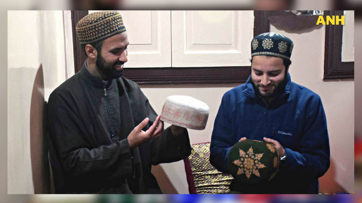 Two friends in Srinagar carve out space in Sozni cap making, draw huge response