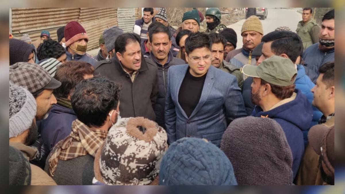 Dy Mayor Srinagar, Director Tourism attend ‘My Town My Pride’ programme at Baba Demb