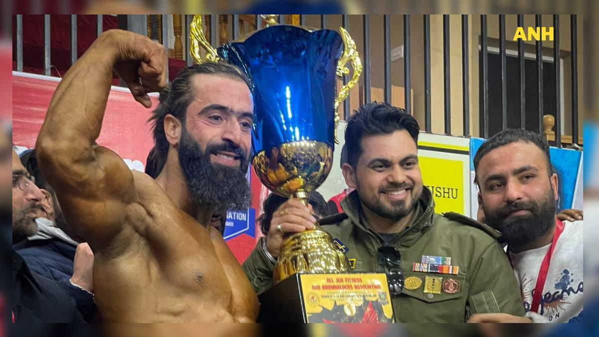 Srinagar youth wins Mr Kashmir Title in body building championship