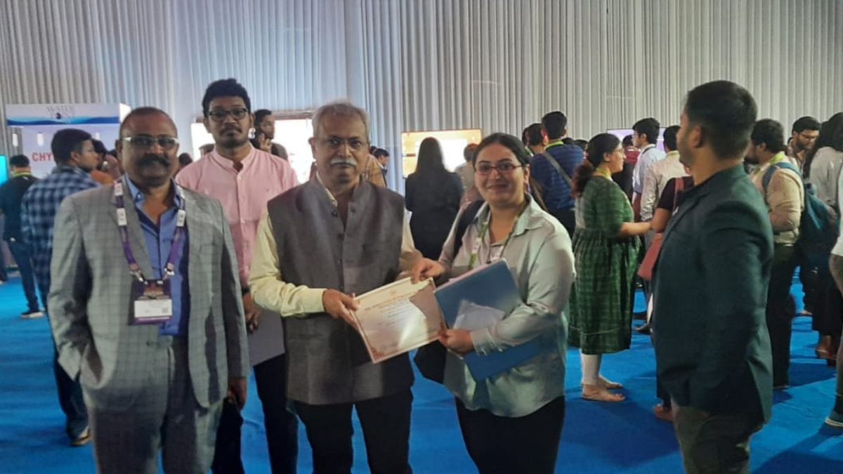 Kashmiri doctors bring laurel winning top prizes in national competition