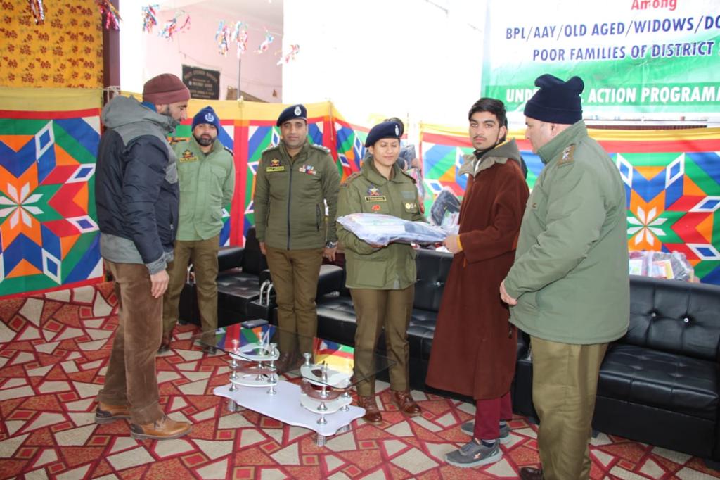 SSP Shopian Tanushree distributes stationary items, sewing machines among needy SSP Shopian Tanushree distributes stationary items, sewing machines among needy