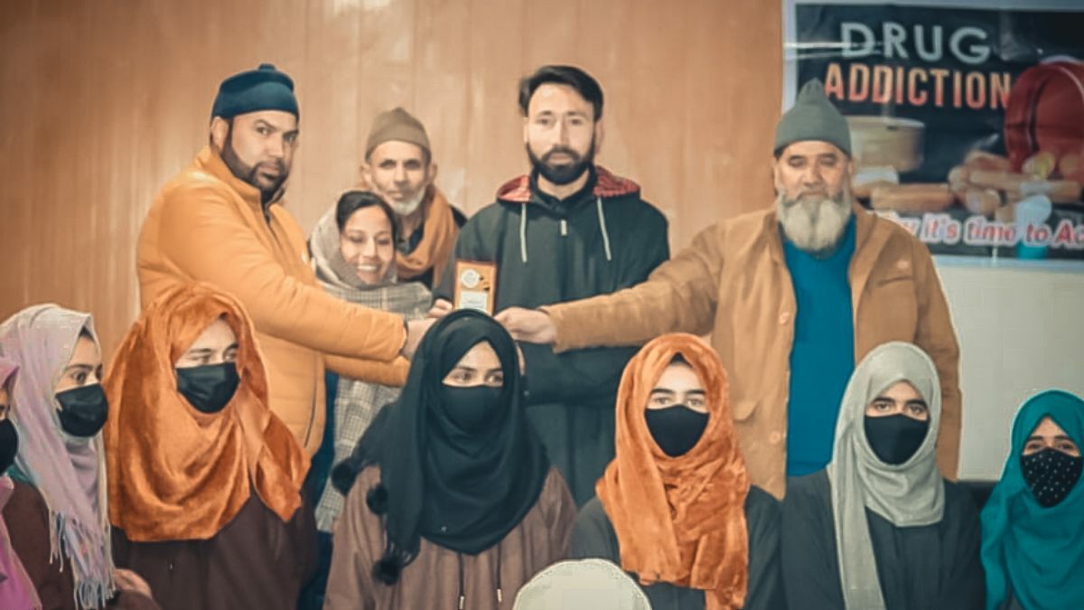 Police organises drug de-addiction awareness programme in Pulwama