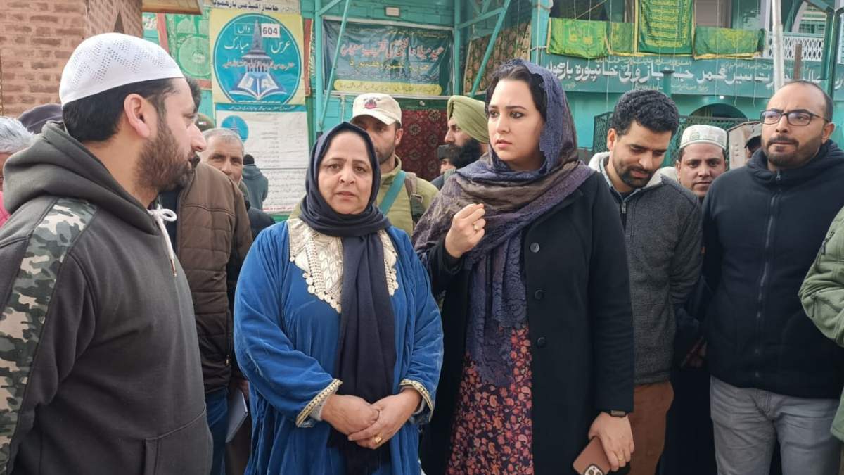 DC Bla visits Dargah-e-Aliya, Sakhi Janbaz wali shrine, finalises arrangements for Meraj-un-Nabi