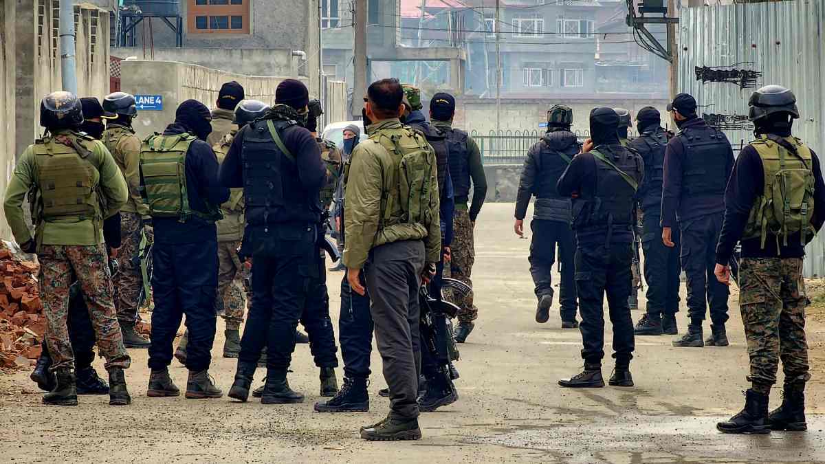 No firing on any individual took place in Qamarwari on Thursday: Police