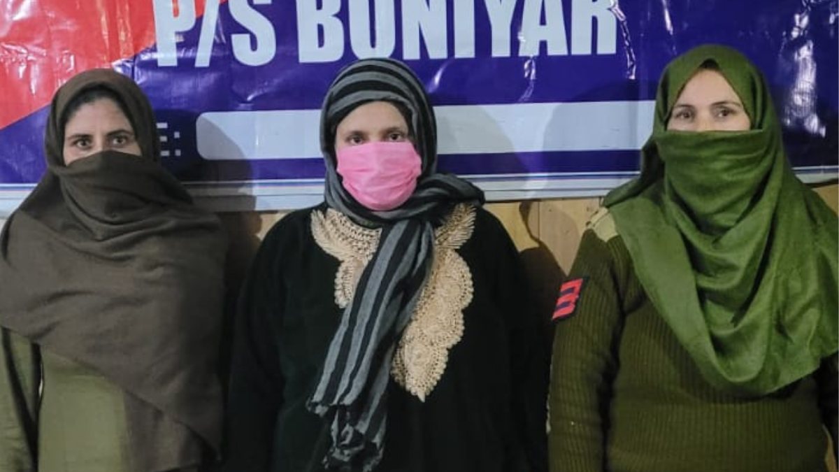 Female drug peddler held in Uri: police