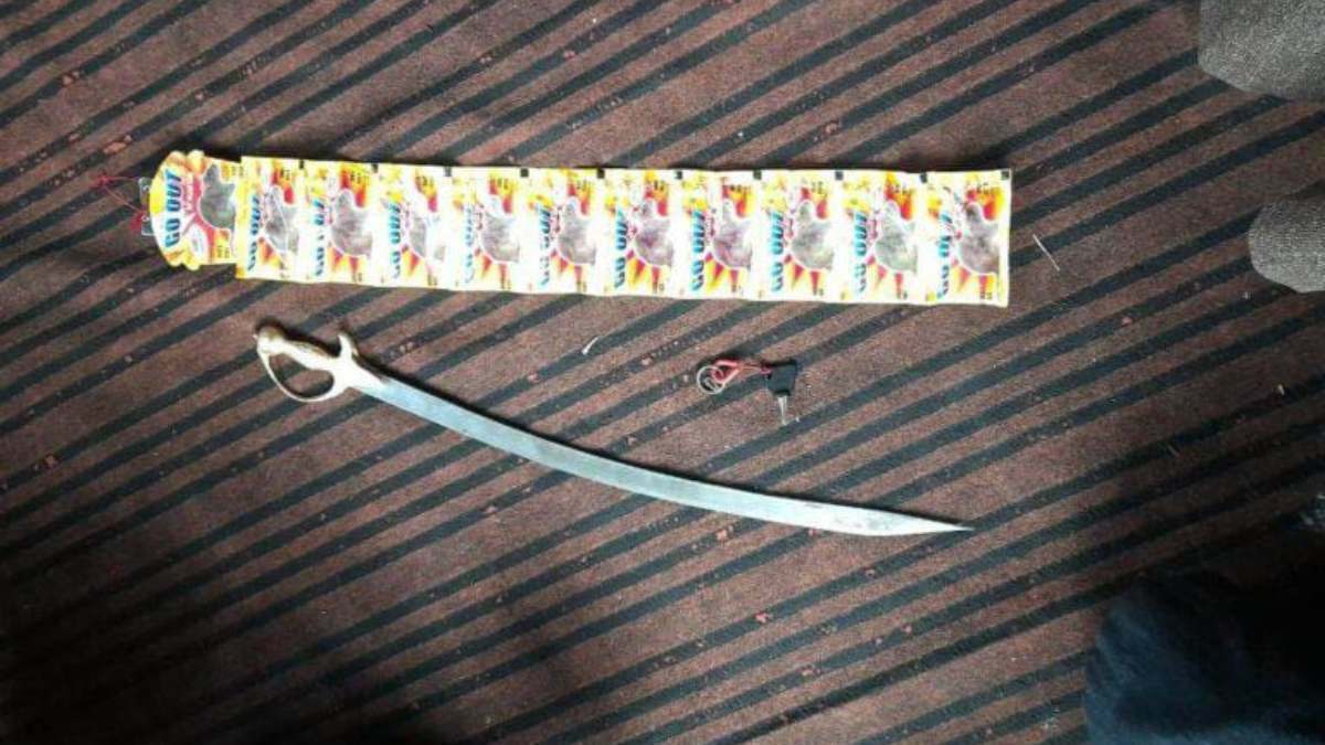 Budgam family attacked with sword during night, two injured; police lodges FIR