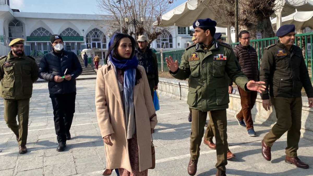 ADGP Vijay Kumar greets people, police parivaar on the occasion of Shab-e-Mehraj, Maha Shivratri