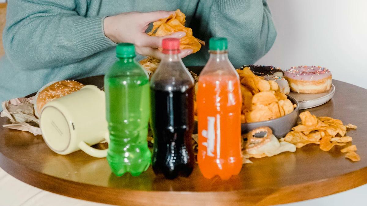 Junk food, sedentary lifestyle pushing more children towards obesity in Kashmir, says Doctors' body Junk food, sedentary lifestyle pushing more children towards obesity in Kashmir, says Doctors’ body