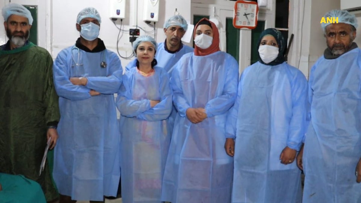 DHSK felicitates doctors, other staff for continuing surgery during powerfull earthquake