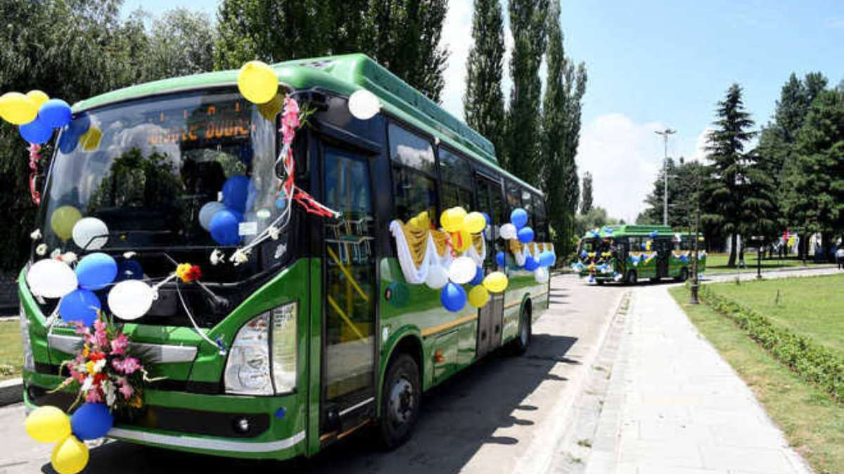 Govt begins Night bus service in Sgr