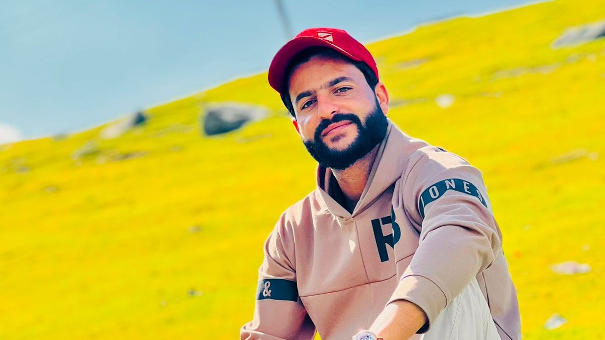 Vlogger from Ganderbal on a mission to attract tourists to Sonamarg Vlogger from Ganderbal on a mission to attract tourists to Sonamarg