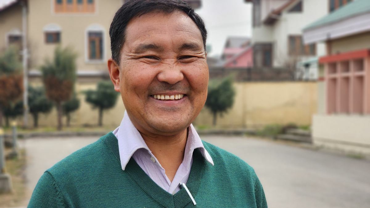 Weatherman predicts more rains; Embankment of river Jhelum damaged at Peerzoo, Sgr