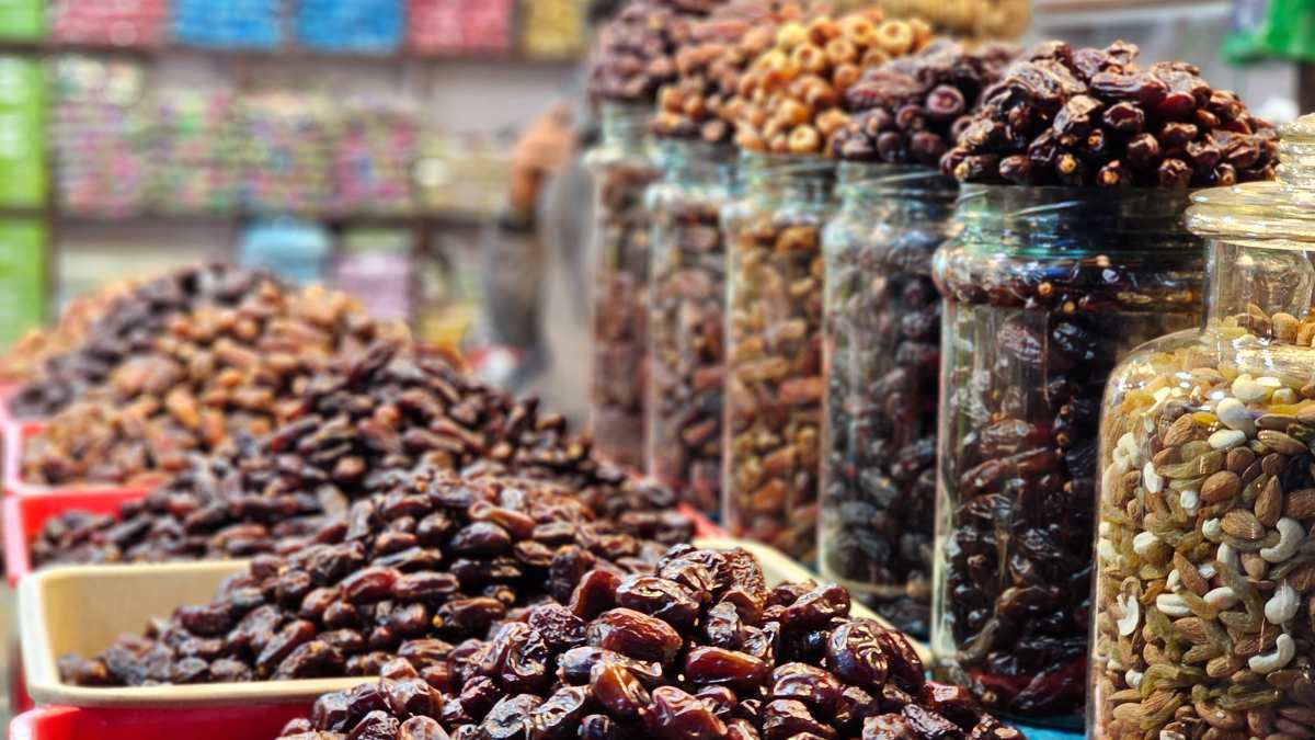 Ramadan 2023 | Kashmir keeps dates with dates; consumes 100 trucks in 20 days