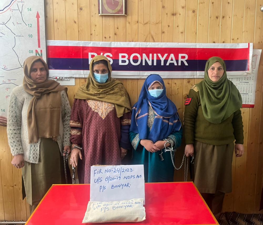 Two female drug peddlers held in Baramulla: Police
