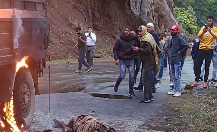 4 soldiers killed as army vehicle catches fire in J&K