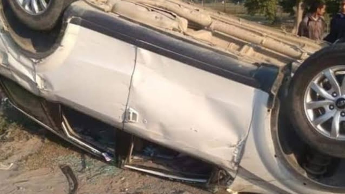 Two women injured as car turns turtle in Pampore, one critical