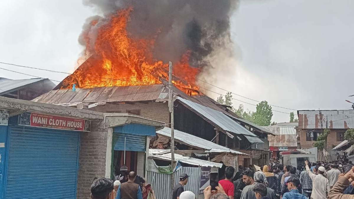 Fire breaks out in north Kashmir Fire breaks out in north Kashmir