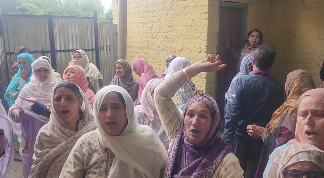 Youth injured while installing CCTV for Army in Sopore, family alleges negligence; Police files FIR Youth injured while installing CCTV for Army in Sopore, family alleges negligence; Police files FIR