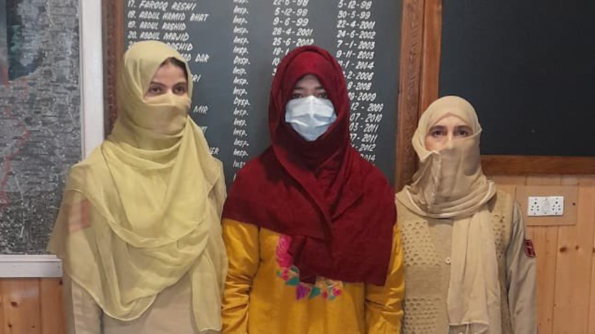 Woman accused of stabbing fiancée sent to six day police remand Woman accused of stabbing Fiancée in Srinagar held: Police