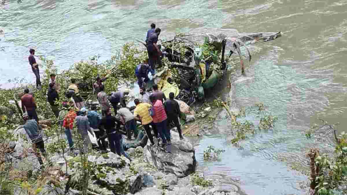 2 pilots among 3 injured as army helicopter crash lands in Kishtwar