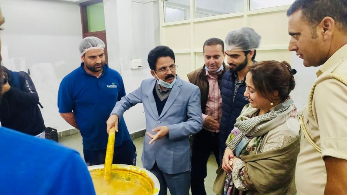 IUST receives “Eat Right Campus” certification