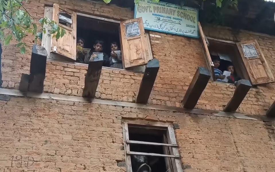 Sorry State of Education in Anantnag: Primary school functioning from second storey of cowshed Sorry State of Education in Anantnag: Primary school functioning from second storey of cowshed