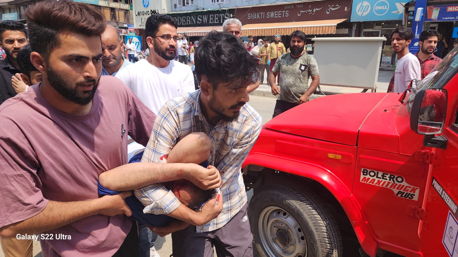 Two shops partially damaged in Sgr blaze, firefighter among two injured