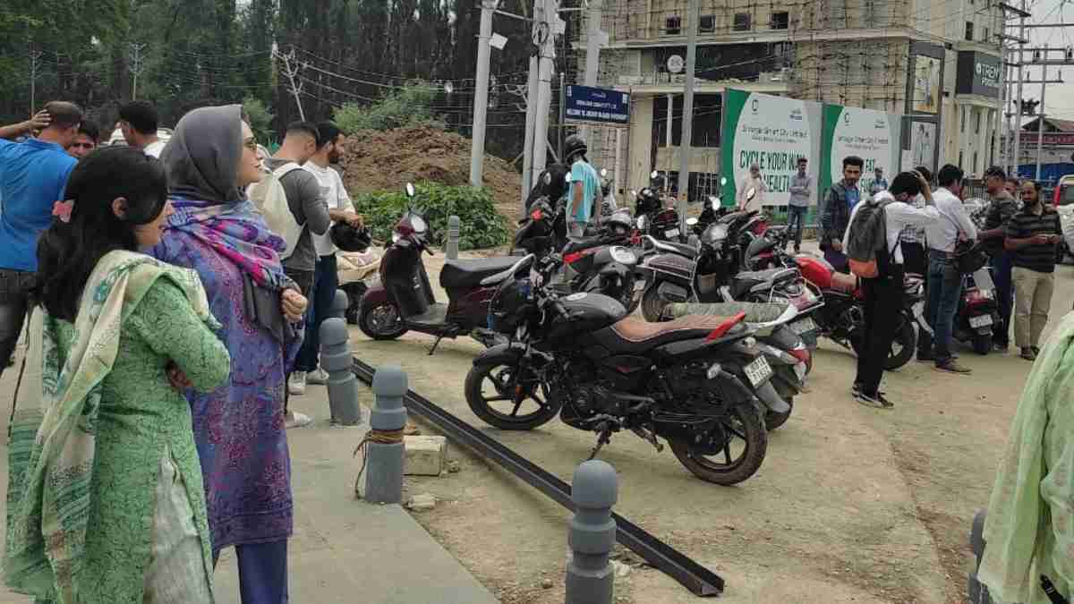 RTO Kashmir suspends 24 licences of drivers driving without crash helmet