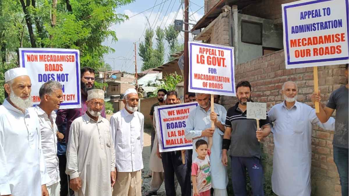 Malabagh residents up in arms, demand macadamization of road