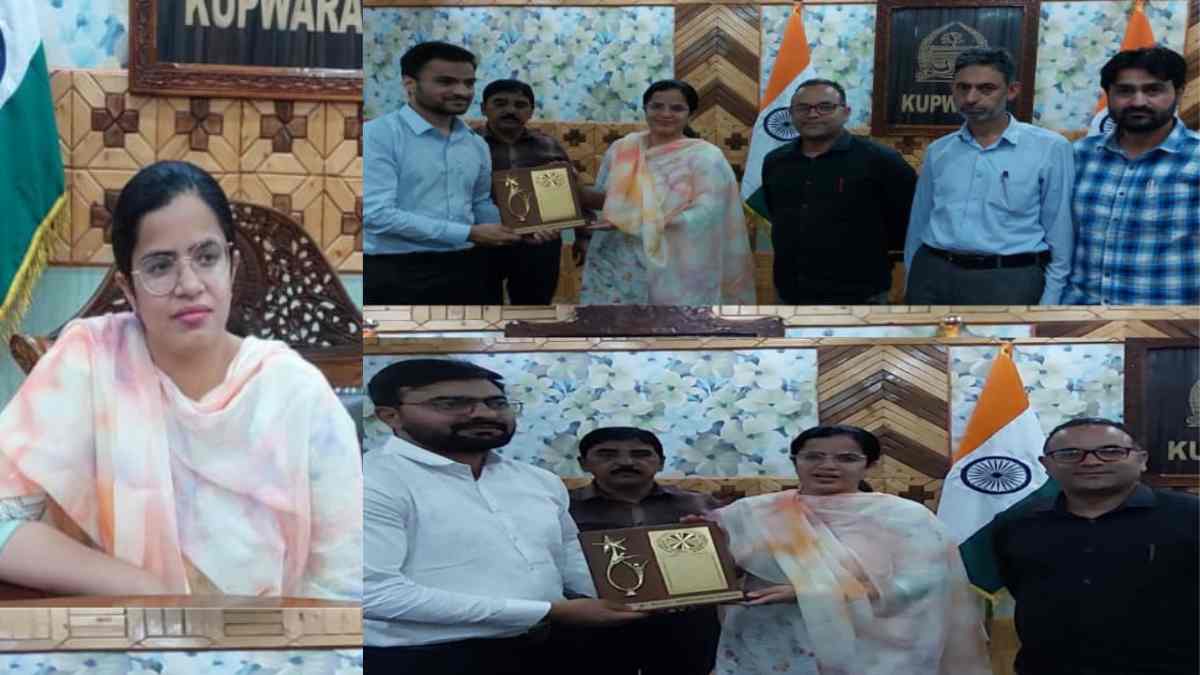 DC Kupwara felicitates newly selected JKAS qualifiers