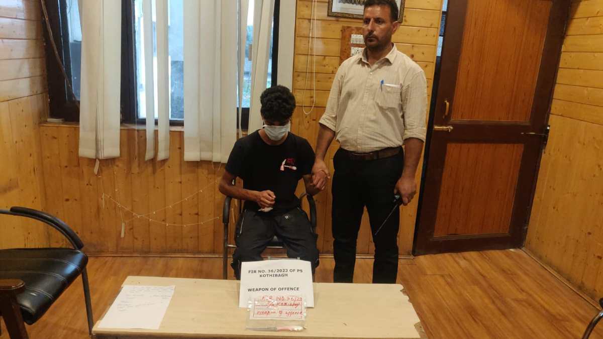 Teenager stabbed to death in Srinagar, accused arrested Teenager stabbed to death in Srinagar, accused arrested