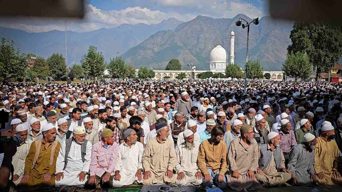Eid Milad-un-Nabi: In the ocean of devotion, faith floats high at Hazratbal shrine