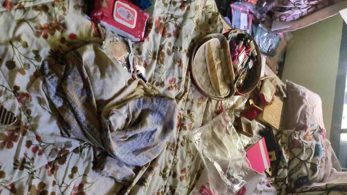 Gold ornaments worth lakhs stolen during overnight robbery incident in Ajas Bandipora