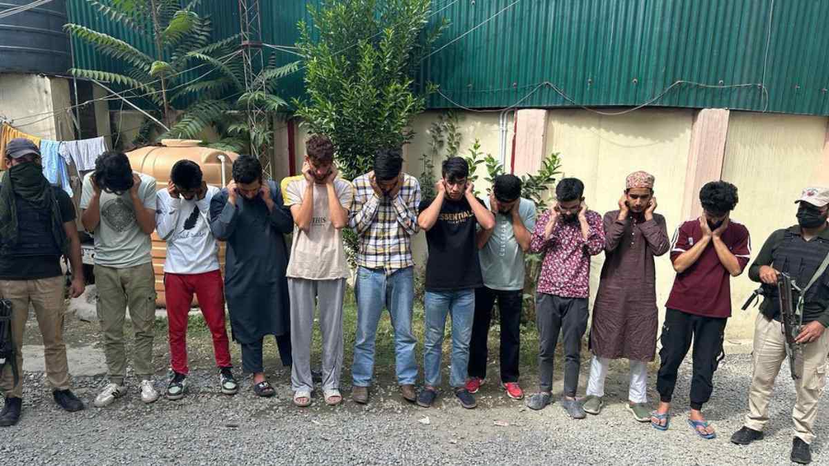 10 held for trying to vitiate peaceful atmosphere outside Jama Masjid after Friday prayers: Police 10 held for trying to vitiate peaceful atmosphere outside Jama Masjid after Friday prayers: Police
