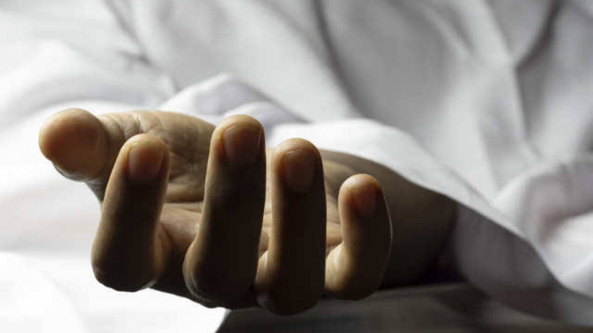 Man found dead under mysterious circumstances in Sopore Man slips to death while collecting firewood in central Kashmir
