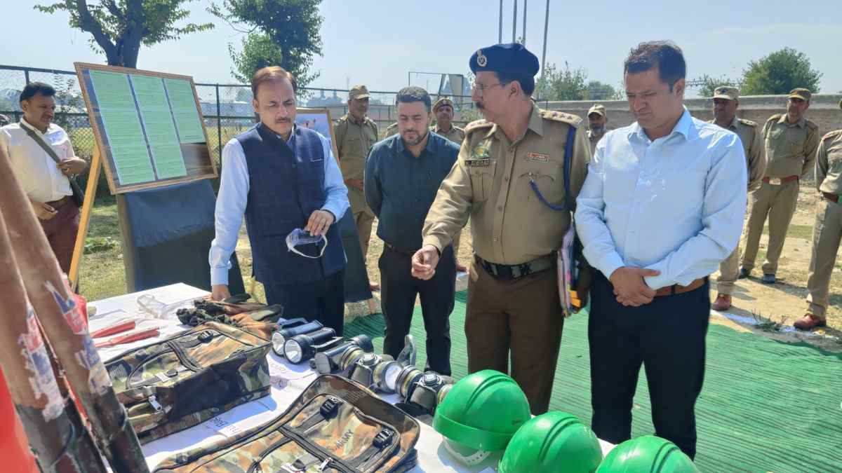 PCCF J&K reviews working of Forest dept in Awantipora, Lidder PCCF J&K reviews working of Forest dept in Awantipora, Lidder