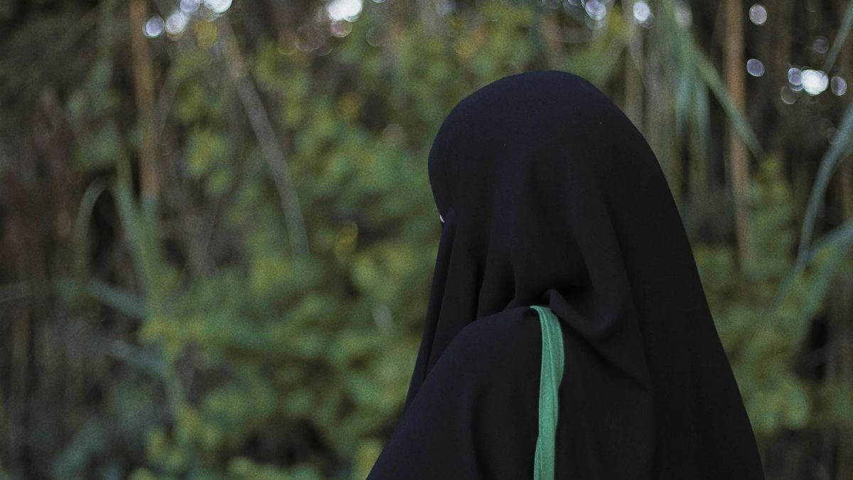 Lecturer at GGHSS Bandipora booked for tearing student’s Hijab