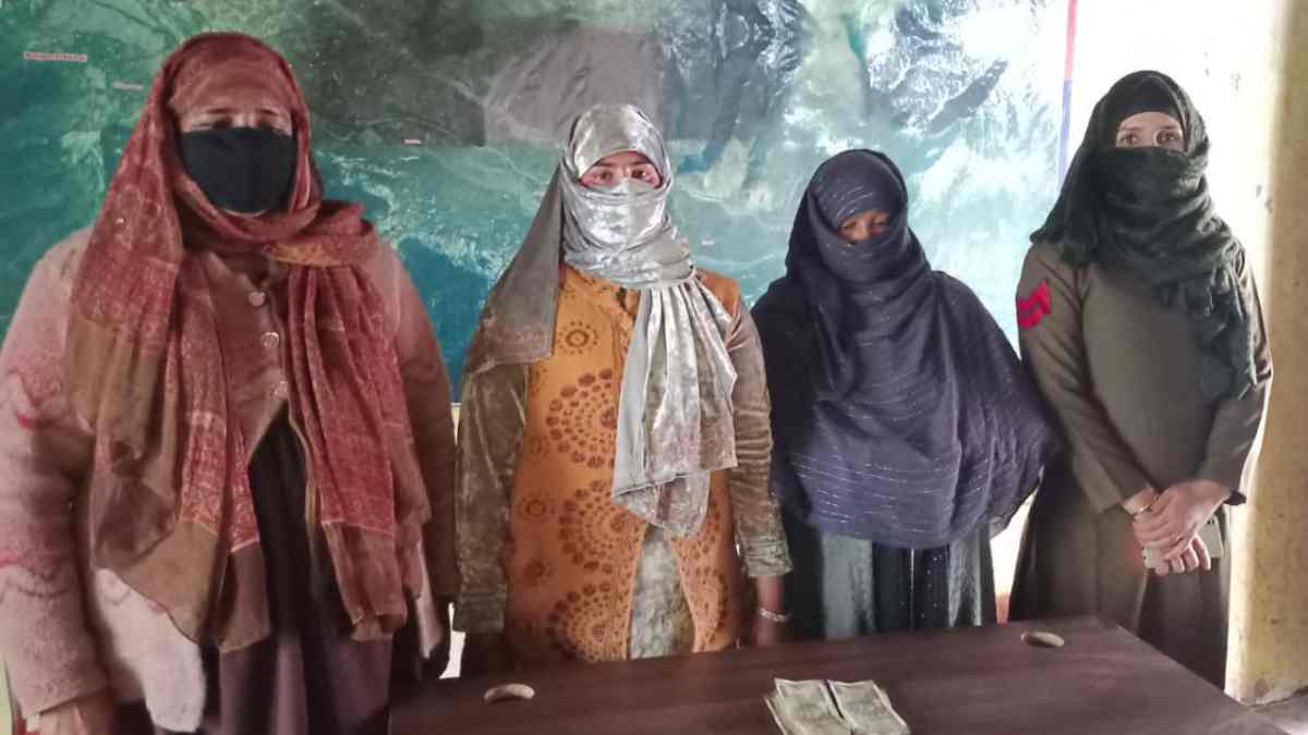 Women gang of pickpockets busted in Ganderbal Women gang of pickpockets busted in Ganderbal