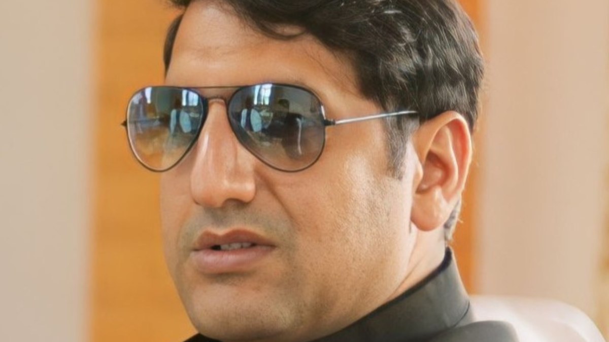 LG awards certificate of achievement to DC Sgr for outstanding leadership in achieving ODF+ model status of the district