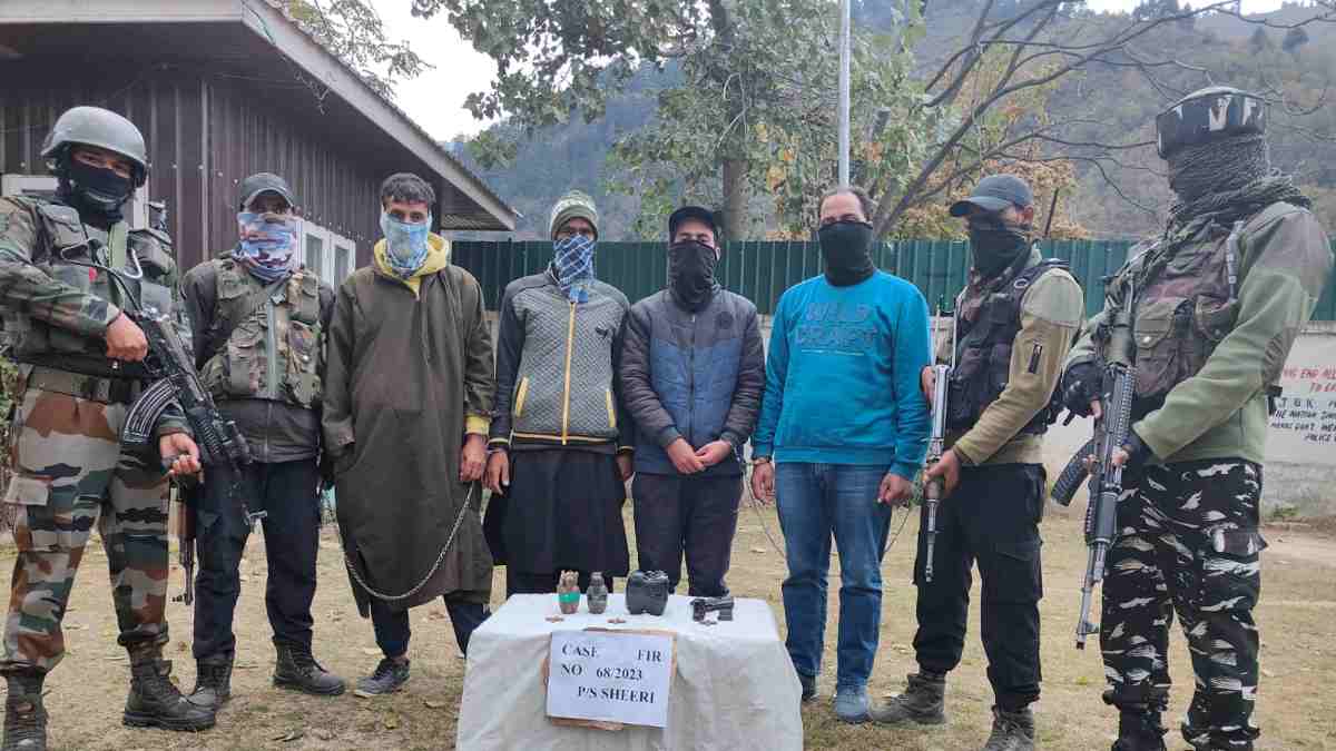 04 Lashkar associates arrested in Baramulla