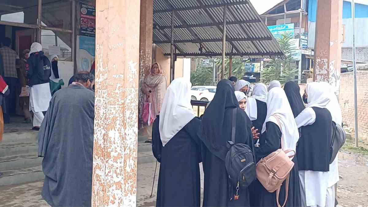 Multiple female students faint during self-defense event in Handwara: Reports Multiple female students faint during self-defense event in Handwara: Reports