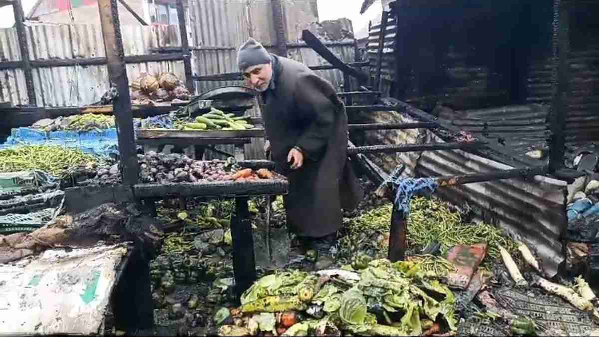 Handwara vegetable market gutted in fire incident